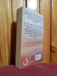 MELEKLERİN GÖLGESİ - Cep Boy