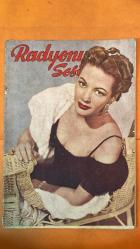RADYONUN SESİ DERGİSİ  02 MAYIS 1953 - SAYI: 10 -Ayten Alpman-Muzaffer Tema- EKİCİGİL -  NİYAZİ AHMET BANOĞLU - HİKMET MÜNİR - GAVSİ OZANSOY - EDİP AKIN - DOĞAN CAN - BAHA KAYSERİLİOĞLU - SADETTİN IŞIK - MESUT CEMİL - SAFİYE AYLA - MUNİR NURETTİN - BEHCET KEMAL ÇAĞLAR - REFİ CEVAT ULUNAY - BEDİİ FAİK - REŞAT EKREM KOÇU - HAMDİ VAROĞLU - ORHAN KEMAL - ZEKİ MÜREN - FARUK YENER - RIDVAN TEZEL - ADLI MORAN - MUVAKKER EKREM TALU - VECDİ BENDERLİ - SABİT KARAMANİ - TARIK GÜRCAN - CAVİT GÖNCER - ÖZCAN AYYILDIZ - İHSAN HINCER - ÜLKER ATKAY - EROL SADI - NACI ROR - MEHMET GÜLERGÜN - MEHMET TEKDAL - OSMAN FİLİZ - LÜTFİ EKİCİGİL - İSMET GÜMÜŞDERE - PERİHAN PEK - YUON DE CARLO - ŞADUMAN AYŞIN - MICHAEL WILDING - LIZ TAYLOR - SUZAN YAKAR - MUAMMER KARACA - AYFER FERAY - NEŞ’E YULAÇ - SELAMİ MÜNİR - NAZIM İNAN - NERİMAN KÖKSAL - AYTEN ÇANKAYA - KATHERIN GRAYSON - NEVİN AYPAR - CİHAN IŞIK - GÜLISTAN GÜZEY - CAHİDE SONKU - ORHAN ATADENİZ - ESAT ÖZGÜL - SEZER SEZİN - KENAN ARTUN - MESİH -  36 sayfa.