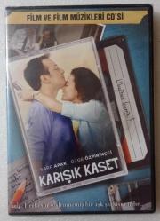 KARIŞIK KASET - Sarp Apak & Özge Özpirinçci ~ [ DVD + FİLM MÜZİKLERİ CD • 2 DİSC ]