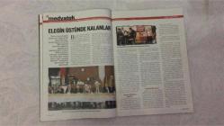 YENİ AKTÜEL  HAFTALIK HABER DERGİSİ - SAYI:22    -13-19 ARALIK 2005   -  13–19 ARALIK 2005 MOSTUROĞLU “FATİH TERİM’İ UYARMIŞTIK” DİYEREK GÜNDEM YARATIYOR – ALMANYA’DA 1.2 MİLYON MARK ÇALAN TÜRK’ÜN İTİRAFLARI DERİN DEVLETİ SARSIYOR –  DİYEN ERKEK KUMA OLAYI ŞAŞIRTICI DETAYLARLA ANLATILIYOR – ESKİ EŞTEN İCLAL AYDIN’A ELEŞTİRİ: “C, D GRUBU OKUR, ENTELEKTÜEL DEĞİL” – TUĞÇE KAZAZ’IN DİN DEĞİŞİMİ VE YUNAN EŞİYLE YAŞAMI PERİHAN MAGDEN’İN KALEMİNDEN “ORTODONTİ MEZHEBİ” VE “MARKA İHANETİ” BAŞLIKLARIYLA DEĞERLENDİRİLİYOR – “İCLAL AYDIN VE TUĞÇE KAZAZ KENDİ MARKALARINA İHANET ETTİ” YORUMU GÜNDEME DAMGA VURUYOR – YUNANİSTAN’DA TİYATRO AŞKI VE SANATA YÖNELİM “SONSUZA DEK UZATILMIŞ BİR ÇOCUKLUK” OLARAK TANIMLANIYOR – “LEVHA DEĞİŞTİRMEK” ÜZERİNDEN KİMLİK, İMAJ VE MAHREMİYET TARTIŞMASI YÜRÜTÜLÜYOR – SAĞLIK BÖLÜMÜNDE “14 SORUDA SELF-SERVİS TEDAVİ” ÖNERİLERİ SUNULUYOR -  MOSTUROĞLU – FATİH TERİM – TUĞÇE KAZAZ – YORGOS KAZAZ – PERİHAN MAGDEN – İCLAL AYDIN –130 SAYFA