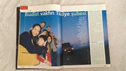 AKTÜEL  HAFTALIK HABER DERGİSİ - SAYI:620 - 4 -10 HAZİRAN  2003 -  ISOLAGEN YÖNTEMİ BOTOKS’U TARİHE GÖMÜYOR: KIRIŞIKLIKLARI DOKU NAKLİYLE YOK EDEN BU YENİ TEKNOLOJİ TÜRKİYE’YE GELİYOR – EMRE ALTUĞ “KENDİMİ GAYET EROTİK BULUYORUM” DİYEREK AKTÜEL’E SOYUNDU, “EFENDİ ÇOCUK” İMAJINI YIKTI – 12 YAŞINDAN KÜÇÜKLERE YASAK KOYAN MEKANLAR AİLELERLE ÇOCUKSUZLARI KARŞI KARŞIYA GETİRİYOR – TAYVANLI TZU-CHI DERNEĞİ’NİN GİZLİ KAHRAMANLARI DEPREMZEDELERE HER TÜRLÜ YARDIMI SAĞLIYOR – KAVAKLI DAVASINDA ÖMER LÜTFİ TOPAL’DAN KÜRŞAT YILMAZ’A SUSURLUK’TA TANINAN İSİMLER YENİDEN ORTAYA ÇIKTI – SİYASET, SPOR VE MAGAZİNİN “ALTIN KARMA”SINI AKTÜEL BELİRLEDİ – IRAK’TAKİ KAOS “MAD MAX” FİLMİNİ ANDIRIYOR, ABD’NİN YENİ DÜZENİ ELEŞTİRİLİYOR – PASSAPAROLA’NIN KIZLARI ARASINDA GENETİKÇİ BİLE VAR – NAİM DİLMENER TÜRK POPUNUN TARİHİNİ YAZIYOR, BAZI POPÇULARI ÜZECEK TESPİTLERLE GÜNDEMDE – NURİ BİLGE CEYLAN CANNES DÖNÜŞÜ AKTÜEL’İN SORULARINI YANITLADI – ZEYNEP’İN KARAKOL, GENELEV VE SIĞINMA EVİNDE SON BULAN DRAMI 114 SAYFA