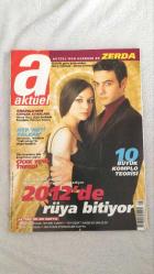 AKTÜEL  HAFTALIK HABER DERGİSİ - SAYI:605 - 20-026 ŞUBAT 2003 -   ZERDA’NIN GENÇ YILDIZLARI BARIŞ ÇAKMAK VE DERYA ARTEMEL KAPAKTA – “ANADOLU’NUN GERÇEK STARLARI” DOSYASINDA HEME HACI, GÜLA SERHADE, RECEBİM VE FAHRİYE GÜNEY’İN YÜKSELİŞİ ANLATILDI – AKP’NİN IRAK POLİTİKASI “ANTI KALKAN” DOSYASIYLA DEĞERLENDİRİLDİ, ALİ BULAÇ, NURAY MERT, MEHMET METİNER VE NIHÂL BENGİSU KARACA GÖRÜŞLERİNİ PAYLAŞTI – İNCİRLİK’TEKİ SESSİZLİK VE AMERİKALI ASKERLERİN SÖZLERİ EFSANEYE DÖNÜŞÜYOR – “2012’DE RÜYA BİTİYOR” BAŞLIĞIYLA EN BÜYÜK 10 KOMPLO TEORİSİ DERLENDİ – REFİK ERDURAN “BİR ERKEĞE BİR KADIN YETMEZ” DİYEREK GÜNDEM YARATTI – 12 YAŞINDA ÜNİVERSİTEYE GİREN, 20’SİNDE PROFESÖR OLAN ERIC DEMAINE ORİGAMİ SANATINI MIT’TE ANLATIYOR – ÖMER AĞIN TKP TARİHİNİ “ALEV, DUVAR VE TKP” KİTABIYLA AKTARIYOR – LALENİN KIZARTMASINDAN MENEKŞE SALATASINA “ÇİÇEK YEME TRENDİ” MUTFAKLARI FETHEDİYOR – GÜZELLİK SALONLARINDAKİ BAZI UYGULAMALARIN SADECE DOKTORLAR TARAFINDAN YAPILABİLECEĞİ VURGULANDI – EMF TEKNİĞİ REIKI’ 98  SAYFA