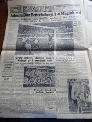 Cumhuriyet Gazetesi - 24 Aralık 1950 - Savaş metodu yazan Nadir Nadi Başmakale - dünya barışı için Rusya'ya yapılan teklif - Kore'de durgunluk sona ermek üzere - Kore'de yeni cephe hattının ilk siperlerinde kar altında düşmanı bekleyen kahramanlarımız fotoğraf - ilk Yaralı kafilemiz tokyo'dan hareket etti - milli güreş takımımız amerikalıları 8 0 yendi fotoğraf - büyük su Kongresi - Ali Ulvi Karikatür - haftanın şakaları yazan Burhan Felek - gazetecilik Falih Rıfkı Atay - Karanlık Oda Yazan Peride Celal Yazı Dizisi - afrodit ve altın kız yeni ses tiyatrosunda - Hamiyet Yüceses Ferdi Tayfur ve Mualla Mukadderin ilk konseri Pangaltı İnci sinemasında - mithatpaşa'ya nefyedilme kararının bildirildiği oda yazan Haluk Yusuf Şehsuvaroğlu - Admira dün Fenerbahçe'yi 1 0 mağlup etti fotoğraf - yeni kabul edilen dünya yüzme rekorları yazan Suat Erler -  Lefter Küçükandonyadis ve Cihat Arman saha kenarında maçı takip ederlerken fotoğraf - Turhal şeker fabrikası güreşçileri Bakırköy maçı olacak