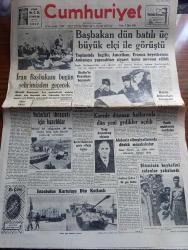 Cumhuriyet Gazetesi - 7 Ekim 1951 - Bir Maç yazan Nadir Nadi Başmakale - Başbakan Adnan Menderes Dün Batılı Üç Büyük Elçi İle Görüştü - İran Başbakan Doktor Musaddık Bugün İstanbul'dan Geçecek - İstanbul'un Kurtuluşu Dün Kutlandı fotoğraf - Kartal Halkevinin Sebep Olduğu Hadise - Şinasinin Heykelini Çalanlar Yakalandı fotoğraf - General  Bradley'in Kore cephesini teftişi esnasında General Ridgway Ve General Van Fleet hedef birlikte çekilmiş fotoğraf - Kore'de Düşman Hatlarında Dün Yeni Gedikler Açıldı - Akdeniz Olimpiyatlarında Dünkü Müsabakalar - Kulak Doktorları Kongresi - Haftanın Şakaları yazan Burhan Felek - Yeni Bir Türk Filmi Dudaktan Kalbe  - Memleket Hikâyesi Bebek Yazan Yaşar Kemal  Yazı Dizisi - Falih Rıfkı Atay Sohbetler - 30 Yıllık Hasretten Sonra Yurda Gelen Aktör Nişanyan  - Fenerbahçe Suriye Takımı Jones'i 7 0 Yendi - Ankara'da Futbol Mevsimi Açıldı - Mefharet Yıldırım Abdulah Yüce Saime Sinan bahçekapı borsa kıraathanesinde  - Stalin'in Pravdaya Beyanatı