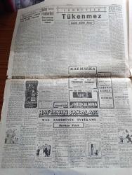 Cumhuriyet Gazetesi - 7 Ekim 1951 - Bir Maç yazan Nadir Nadi Başmakale - Başbakan Adnan Menderes Dün Batılı Üç Büyük Elçi İle Görüştü - İran Başbakan Doktor Musaddık Bugün İstanbul'dan Geçecek - İstanbul'un Kurtuluşu Dün Kutlandı fotoğraf - Kartal Halkevinin Sebep Olduğu Hadise - Şinasinin Heykelini Çalanlar Yakalandı fotoğraf - General  Bradley'in Kore cephesini teftişi esnasında General Ridgway Ve General Van Fleet hedef birlikte çekilmiş fotoğraf - Kore'de Düşman Hatlarında Dün Yeni Gedikler Açıldı - Akdeniz Olimpiyatlarında Dünkü Müsabakalar - Kulak Doktorları Kongresi - Haftanın Şakaları yazan Burhan Felek - Yeni Bir Türk Filmi Dudaktan Kalbe  - Memleket Hikâyesi Bebek Yazan Yaşar Kemal  Yazı Dizisi - Falih Rıfkı Atay Sohbetler - 30 Yıllık Hasretten Sonra Yurda Gelen Aktör Nişanyan  - Fenerbahçe Suriye Takımı Jones'i 7 0 Yendi - Ankara'da Futbol Mevsimi Açıldı - Mefharet Yıldırım Abdulah Yüce Saime Sinan bahçekapı borsa kıraathanesinde  - Stalin'in Pravdaya Beyanatı