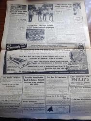 Cumhuriyet Gazetesi - 23 Ağustos 1961 - bir öğretmen Cemal Gürsel'in otomobilinin önüne atlayarak derdini anlatmak istedi - yuvarlak masa toplantısı ile ilgili temaslar yapan komisyon İstanbul'da - Dün Örfi idare kumandanlığında banka müdürleri ile yapılan toplantıdan biri görünüş - Moskova Ankara'ya gene çattı - programcı meşhurlar Adalet Partisi sözcüsü Cevdet Perin'i dün yalanladılar - Devlet Bakanı Hayri Mumcuoğlu Yeni Türkiye Partili oldu - İstanbul vali ve belediye reisi tümgeneral Refik Tulga Ordu'da kalacak - Aziz Nesin ile İhsan Adanın duruşmaları fotoğraf - Boğaziçi üzerine çalışmalar yazan Haluk Yusuf Şehsuvaroğlu - Amerikan yardımı halka indiriliyor köylere 25 bin dolara kadar yardım yapılacak - tiyatro hisar'da Hamlet yazan Lütfi Ay - Kıbrıs'ın kalkınması için plan hazırlandı - Edebi Roman Deniz Ağacı yazan Yaman Koray Yazı Dizisi - AEG buzdolabı - Palermo ve Metin Oktay fotoğraf - Fenerbahçe atletizm takımı İstanbul şampiyonu oldu - Fenerbahçe Partizan rövanşı bugün