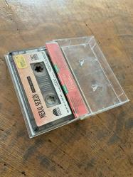 MERAL SEZGİN - OLMAZ BÖYLE ŞEY - KASET