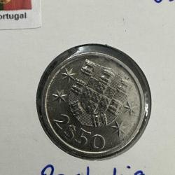 Portekiz 2,5 Escudos 1982. Bayraklı Kapamasında. Çil.