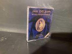 JAK DELEON - BEYOĞLU'NDA BEYAZ RUSLAR / SESLENDİREN: TUNA EGEMEN - PLAKSAN 2 KASET SESLİ KİTAP