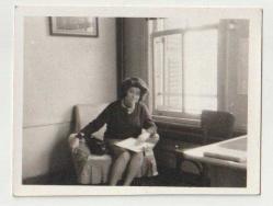 EĞİTİM TARİHİ - 1968 YILI ESENİŞ KOLEJİ ÖĞRETMEN GÖRSELLİ SİYAH BEYAZ FOTOĞRAF