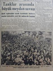 Cumhuriyet Gazetesi - 30 Birinciteşrin (Ekim) 1943 - gençliğin vazifesi yazan Nadir Nadi Başmakale - Milli Şef İsmet İnönü'nün hitabesi fotoğraf - millet içeride ve dışarıda her türlü emniyetin sağlam temellerini cumhuriyette buldu - dün İstanbul'da yapılan büyük geçit resminden fotoğraflar - yabancı memleketlerde cumhuriyetimizin yıldönümü tezahürlere vesile oluyor - Moskova Konferansı tam anlaşma ile bitti - Amerika Cumhur Reisi Roosevelt radyoda Bir Nutuk söylerken fotoğraf - İtalya'da savaşlar Almanlar müttefiklerin bir yarma teşebbüsünü durdurdu - Cemal Nadir Karikatür - İstanbul halkı dün büyük Bayramı kutlamak için sokaklara dökülmüştü fotoğraf - Müzeyyen Senar Işıl İstanbul gazinosunda - Fedailer Filosu Lale sinemasında - cumhuriyetin yirminci yılında üniversitemiz yazan profesör Ziyaeddin Fahri Fındıkoğlu - Aşkın Doğuşu yazan Peride Celal Yazı Dizisi - Kutlu Bayram yazan Burhan Felek - Safiye Ayla Muzaffer Güler Saime Güler Faide Yıldız Eski Novotni Safiye Salonunda - Radyo