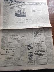 Cumhuriyet Gazetesi - 27 Ağustos 1961 - CHP kurultayı Yazan Nadir Nadi Başmakale - CHP 15. Kurultayında dün beklenen gürültü koptu - kurultayın dünkü toplantısında birbirlerine giren delegeler fotoğraf - gangster Necdet ile Cumhuriyet ekibinin evvelki gece giriştikleri 120 dakikalık cehennem yarışı fotoğraf - Cemal Gürsel dün sabah da Osman Bölükbaşı ile görüştü - cumhuriyetçi köylü millet partisinin 5. Büyük Kongresi bu sabah çalışmalarına başlıyor - generallerin terfilerine ait listeler pazartesi günü açıklanacak - Yeni Türkiye Partisi'nin Eyüp'te dualı aminli açılış töreni - İstanbul yeni bir radyoya kavuştu - Şişli Yenikapı  Troleybüs hattı - her şey değişiyor yazan Yaşar Kemal - Deniz Ağacı yazan Yaman Koray Yazı Dizisi - haftanın şakaları yazan Burhan Felek - Fenerbahçe 4 Kasımpaşa 3 - Milli Lig Zorlu başladı - İstanbulspor ile Karagümrük golsüz berabere kaldı - 1961 talebe oyunları - Birinci müzik festivali Erol Büyükburç İstanbul Hilton'da - Türkiye İş Bankası yıldönümü