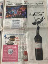 HÜRRİYET GAZETESİ DOĞUM GÜNÜ HEDİYESİ- 25 ARALIK 2007- Cahit Akyol-Haldun Dormen-Eysan Özım-Acun Ilıcalı-Tülin Şahin-İzzet Çapa-Özlem Kaymaz-Hande Yener-Aysun Kayacı-Şevki Tokat-Bade Nosa-Koşuman-Cem Özütürk  Şarabın köpürdüğü gece-İthal şampanya alırken dikkat edin-Türkiye’nin kokteyl şampiyonu-Şampanyaların tadı ve fiyatı-Çocuklar için özel üzüm suyu-Engeller değişiyor-Parti sihirbazları iş başında-Partiye katıl ama içkili araba kullanma-Parti paketinde konfeti de var maske de-Herkesin bir yılbaşı hikayesi vardır-Annemin antika koltuğunu kırdık ama ben hep inkar ettim-Feleg geçirdim ziyarete geldim-Diyarbakır’a görevli gönderildim ama yılbaşı eğlencelerini atladım-Herkes havai fişek patlattı ben su çiçeği kabarcıklarımı-2 meyve suyuna 1500 pound hesap geldi, itiraz edince kendimizi arka odada bulduk-O gece koleksiyona yağ damlatmadan hindiyi yiyip bitirdik ama ben de bittim-Asker sevgilim geldi çılgın gibi eğlendik-Votkalı 10 harika-Eğlencede son moda shot-Neo reklamına uluslararası