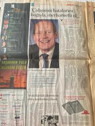 ASABİ GAZETESİ DOĞUM GÜNÜ HEDİYESİ- 16 EKİM 1999-Devlet Bahçeli-Reşat Akay-Naim Süleymanoğlu-Kamber Aslan-Seren Serengil-Hülya Avşar-Murat Bilican-Deniz Barut-Necati Bilican-Victoria Adams-Bülent Ecevit-Rahmi Koç-Bill Clinton-Monica Lewinsky-Caprice Bourret-Kenan Işık-Nuray Yılmaz-Metin Balkır-Kamber Aslan-Mehmet Yıldırım-Naim Hoca-Hüseyin Movit-Sadettin Okka-Sevtap Parman-Ali Kırca-Kenan Işık-Necati Bilican  Yokluk içinde varlık-Allahım nedir bu başımıza gelenler-Benzinlikte dehşet-Böyle hırsızlık görülmedi-Komutanlara dil uzatanlar utansın-Taş mı yiyelim-Hayvanlar-Herkesin derdi başka-Kendi kendimizi kandırıyoruz-Ecevitçe davranış-Körlerle sağırlar birbirini ağırlar-28 yaşına geldi ama hiç sevgilisi olmadı-Kör bakış-Seyyid-Dişi Kurt-İncelikler-5.Henry-Talih Kuşu-Kralın Soytarısı-Daniel Teyze-Pulliyi kaybettim aşkım sonsuzdur-İştahsızlık hastalığına yakalandı-Picasso tablosunu polise satmak istediler-Haziran’ın başında rekor sıcaklık-Miras: İktidar elini taşın altına sokmuyor-2000 yıl