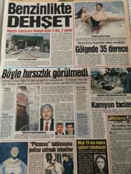 ASABİ GAZETESİ DOĞUM GÜNÜ HEDİYESİ- 7 HAZİRAN 2000-Devlet Bahçeli - Aysel Gürel - Kadir İnanır - Gülben Ergen - Tarık Tarcan - Dündar Kılıç - Yılmaz Erdoğan - Demet Akbağ - Levent Tülek - Bülent Kayabaş - Zeki Alasya - Metin Akpınar - Altan Erkekli - Cem Özer - Ayşen Gruda - Fatoş Sezer - İzzet Yıldızhan - Vahide Gördüm - Cüneyt Arkın - Füsun Önal - Kenan Kalav - Haldun Dormen - Nezih Tuncay - Müjdat Gezen - Süheyl Eğriboz - Sümer Tilmaç - Güzin Özipek - Ekrem Dümer - Tarık Ünlüoğlu - Tanju Gürsu - Serap Aksoy - Mehmet Yıldırım - Audrey Mestre - Yasemin Dalkılıç - Hüseyin Movit - Kanber Şenyüz - Berna Demirkale - Seçkin Piriler - Süleyman Çırıkas - Muharrem Uğur - Orhan Gencebay - Şener Şen - Kemal Sunal - Erbil Gözükırmızı - Sadettin Okkalı - Celal Toprak - Şakir Yazıcı - Kadir İnanır - Tarık Tarcan - Dilan D - Hakan Kıran  Yokluk içinde varlık - Allahım nedir bu başımıza gelenler - Asarı antika - Üç memur maaşı bir işçi kadar - Benzinlik patladı - Artçı değil bağımsız deprem -