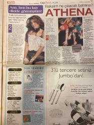 VATAN CAFE PAZAR GAZETESİ DOĞUM GÜNÜ HEDİYESİ - 22 EYLÜL 2002 -Ahmet Ümit - Ahmet Altan - Haşmet Babaoğlu - Haşmet Babaoğlu - Gani Müjde - Teoman - Kemal Derviş - Ahmet Ümit - Ahmet Altan - Zeynep Derviş - Tuğba Özay - Ebru Akel - Esin Moralıoğlu - Sibel Sezer - Prof. Dr. Cihat Tıraş - Semra Dündar - Engin Aksu - Semra Yücel - Semra Kalaycı - Muammer Ergenekon - Burak Kara - Emin Aydın - Cemil Sait - Thalia - Thalía Gabriela Sodi Miranda - Richard O’Brien - Rick Springfield - Hande Yener - Ben Hürman - Funda Arar - Serdar Ortaç - Yıldız Tilbe - Erol Köse - Avril Lavigne - Nek - Creed - Coldplay - Hooverphonic - Jackie Cane - Las Ketchup - Athena - Kadınlar Derviş’i neden seksi buluyor - Derviş’in sırrı - Teoman’la öpüşmek Arapça öğrenmek gibi - Edebiyatta büyük kutuplaşma - Yıldızların gizli Türkiye sığınağı - Orgazm yalanı açığa çıktı - Fight club’a dayak - Gerçekte ne düşünüyor - Seç bir tarz havan olsun - Aaa ben bu kızı dizide görmüştüm - Bakalım ne çıkacak bahtına - Yeni Albümler