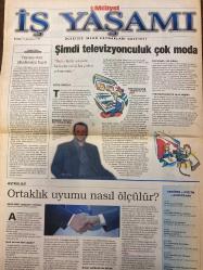 MİLLİYET GAZETESİ DOĞUM GÜNÜ HEDİYESİ - 15 AĞUSTOS 1999 -Yusuf Vezirhan-Günseli Özen Ocakoğlu-Yoshio Kondo-Shinya Tsutsumi-Vedat Akman-Murat Keleştemur-Özlem Tosun-Ulaş Bıçakçı-Güldep Kırtıkoğlu-Burçin Demirtaş-Fatih Aksoy-Bülent Göncü-Turgut Uzer Demokratik yönetime evet-Bütünsel Kalite için motivasyon-Futbolun yeni adresi: TELEON-Helpdesk ve Call Center’da lider-Krizde teorinin yeniden keşfi-Moda kimlikleri-Kurumlaşmak mı yoksa “kurum”laşmak mı?-İş yapayım derken göz çıkarmayın-Şimdi televizyonculuk çok moda-Ortaklık uyumu nasıl ölçülür?-Vizyona evet, planlamaya hayır çizer: E. Büyükyıldırım-karikatür: gözlükle parayı incelerken birbirini dürten iki adam-karikatür: televizyonu tamir eden teknisyen-karikatür: kamerayla çekim yapan sunucu
