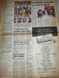 METRO İSTANBUL DOĞUM GÜNÜ GAZETESİ  -15 Ekim 1985-Meryl Streep-Tunca Toskay-Tansu Tılıç-Servet Aydemir-Servda Cavaş-Sebahat Kaya-Aydın Bilgin-Şevket Özçelik-Ümit Erdim-Necmi Tanyolaç-Bengsson-Stankoviç-Erhan Güvenç-Ceferino Rodriguez-Giray Şimşek-Recep Kaymak-Muzaffer Elçsoy-Mine Mater-Nesli Zsöy-Nihal Arda-Aysel Mutlu-Oya Aydoğan-Hülya Erol-Güngör Bayrak-Çiğdem Ay-Tok Erdemir-Yüksel Uzel-Nesrin Gevheri-Şehrihan Gül-Şahika Onur-Nihat Fırat-Ümit Besen-Yavuz Koral-Faruk Tuncel-Akın Uğurlu-Sevpil Üründüner-Ahu Tuğba-Seda Sayan-Nurşah İssoy-Nezih Nel-Nermin Özreci-Nurgül Onay-Kenan Temiz-Hazal Yüce-Yeşim Nur  Yeldeğirmeni mucizesi-Kartal’da denetleme-Semt pazarlarının artık yalnız adı ucuz-İstanbul 5 yıl sonra kokmayacak-Su öncelikli sorundur-Bu kadın İstanbulluları bu akşam eve kapatacak-Yağmur yağdı böyle oldu-Köpekçe konuşuyormuş-Minik şoförler yollara ‘davar muamelesi’ yapıyor-İyi sporcu pes etmez-Doğramacı’yı seviyorum-Hayda bre Pehlivan-Türk filmleri toplu gösterisi-Kanuni’nin Freudy