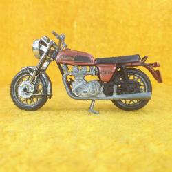VINTAGE TRIUMPH TRIDENT MODEL MOTORSİKLET