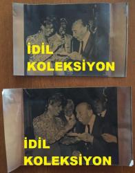 Efemera - VEHBİ KOÇ'UN AJANS BASIMI 2'Lİ FOTOĞRAF SETİ (KAĞIT BASKI) - 21 x 17 cm ve 19 x 15 cm EBADINDA - VEHBİ KOÇ ve EMEL SAYIN, İZOCAM'IN 25. KURULUŞ YILDÖNÜMÜ KUTLAMALARINDA AYNI KAREDELER, 6 MAYIS 1990 - kitantik - kitaLog