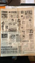 HAFTA SONU DERGİ, GAZETESİ -  SAYI: 237 - 8 AĞUSTOS 1971 - AFACAN - NASAN BORAY - BADRI ALICIA - CÜNEYT ARKIN - HÜLYA KOÇYİĞİT - ÜMİT YAŞAR - GÖNÜL AKKOR - DUYGU SAĞINOĞLU - NEBAHAT ÇEHRE - RÜÇHAN ÇAMAY - HÜLYA DARCAN - MİNE MUTLU - ENGİN ÇAĞLAR - SUAT SAYIN - TENNUR SOLAK - SERPİL ÖRÜMCER - SEVİNÇ PEKİN - SAYRA ORKAI - FİKRET HAKAN - HÜMEYRA - YILDIRAY ÇINAR - FATMA GİRİK - PERVİN PAR - AYLA - SELMA - DIKMEN - GÜNER - NILOVER NOCY - ERTAN ANAVA - ERKAN YOLAÇ - ERSİN AYBARS - TÜLİN ERDOĞAN - RAUF TAMER - SAVAS KOKER - SEN CEVİ KASGAR - ZEYNEP ALPER - TÜRKEN PİRİNG - NILGÜN SARICA - ABDULLAH YÖRÜK - LEYLA GÜRSOY - MIRTAS - SERMİN KILIÇCOMER - KAYALAR - AYTEN YENİSEY - ASAL YENİSEY - ÇETİN TÜRKMENOĞLU - FERAL ÖZKAN - SERPİL BARLAS - BAR BAROS YALÇIN - AYDIN TAY - SELÇUK AB - TALAT DEMİ - GÜNGÖR - ZAHRA HALEFOĞLU - VAHİT HALEFOĞLU - NURTEN SEN - MURAT TOİLE - KAMİ USTAY - TAR UMAR - SELE SENSO - ORİAN - CANAN SADIKOĞLU - EROL GAZİOĞLU - OKTAY ERDİNÇ - SEVİM ANAL - AKYOL - NURAY - 8 SAYFA