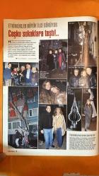 HAFTA SONU SOSYETE VE MAGAZİN DERGİSİ -  SAYI: 2002/51 - 18 ARALIK 2002 - TUĞÇE KAZAZ - AYŞE HATUN ÖNAL - HÜLYA AVŞAR - HELİN AVŞAR - EDA ÖZEL - DENİZ AKKAYA - PINAR ALTUĞ - PETEK DİNÇÖZ - EBRU GÜNDEŞ - SİREN ERTAN - GÖKHAN ÇARMIKLI - AYŞE ÇAVUŞOĞLU - SELİM HAMAMCIOĞLU - EKİN - TUĞBA ÖNAL - MURAT PARASAYAR - HAMİYET - TOPRAK SERGEN - SELİN BORONKAY - ONUR - ESRA KESEN - ATILAY ULUIŞIK - HANDE ATAİZİ - TARKAN SUALP - ALİ GÜVEN - HANDE YENER - HAKAN PEKER - FERYAL GÜLMAN - İNCİ GAZİOĞLU - GÜL DÜRÜST - MONİK İPEKEL - MELİKE HASEFE - DİLEK TERZİOĞLU - CANON İMER - MONİK BENARDETE - NESRİN İLTER - BAHAR GÖKFLİZ - BURAK YAKUPOĞLU - EMRE YAKUPOĞLU - SERRA EŞREF - FUL EŞREF - ESRA YAKUPOĞLU - ZEYNEP TUNUSLU - TÜRKAN GÜRSEL - MELKAN TABANLIOĞLU - ÖZDEM GÜRSEL - ALICEM KÖROĞLU - GÖNÜL MADRA - HALUK AŞKIN - MELEK AŞKIN - REŞAT KORAY - HAKAN HELVACIOĞLU - NİLGÜN DERE - ATIL KUTOĞLU - AYŞEGÜL CİNİSLİ - AHMET TARCAN - ALİ BAKOVA - ALİ CEM KÖROĞLU  - 60 SAYFA