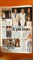 HAFTA SONU SOSYETE VE MAGAZİN DERGİSİ -  SAYI: 2002/31 - 31 TEMMUZ 2002 - KENAN İMİRZALIOĞLU - EBRU ŞALLI - DERİN MERMERCİ - DENİZ AKKAYA - EROL EVGİN - MURAT EVGİN - EBRU DESTAN - ÖZLEM DESTAN - HULKİ SANER - EMEL SAYIN - ŞENER ŞEN - ŞİMAL - EŞREF MACİT - ARTO - BERK ÇİLLER - MERT ÇİLLER - BEGÜM ÖZBEK - ASLI BERKER - ZEYNEP ASLAN - GÜNAY TUNCEL - AHU ERBAYDAR - KEREM ALIŞIK - GİZEM ÖZDİLLİ - İSMET ÖZHAN - VAHE KILIÇASLAN - YAŞAR ALPTEKİN - AYSU BACEOĞLU - ECE EGE - HÜSEYİN - SERAY SEVER - HAKAN ALTUN - ESRA ERON - MUSTAFA SİRMEN - ALİ ÜNSAL - İSMAİL ALPER - HAKAN GÜRBÜZ - MEHMET SÖĞÜTOĞLU - SELİN HABBAB - OZAN KORKUT - ALLEGRA LEVI - UĞUR TAN - NİLÜFER BIYIKLI - GÜLİZ ONURSAL - METİN KAP - EMRE ÇAPA - ELÇİN - BAŞAR KOZANOĞLU - ALİZE DİNÇKOK - YASEMİN KAZANOĞLU  - 68 SAYFA