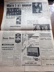 Cumhuriyet Gazetesi - 22 Ocak 1963 - Türkiye'deki Jüpiter Füzeleri sökülüp Polarisler verilecek - Balıkesir ve Bursa ovaları tamamen sular altında - atom silahlarını yasaklanması hususunda önemli bir engel aşıldı - Rusya mahallinde kontrolü kabul etti - Batı trakya'da Türk gazeteci Selahattin Galip Komotoni Hapse mahkum oldu - Orgeneral Kazım Orbay eşinden yardım ayrıldı fotoğraf - Milli Türk talebe Birliği Kongresi fotoğraf - çeşitli illerde 17 İstinaf mahkemesi kurulacak - Dün İsmet İnönü'nün kabul ettiği Alman Büyükelçisi Bugün Bonn'a gidiyor - büyükler ve küçükler yazan İlhan Selçuk - Yılan Elma Ve Kadın Yazan Perihan Zorlu Yazı Dizisi - Amerikan başkanı Kennedy Orta Amerika Devlet Başkanları İle bir toplantı yapacak - Victor Hugo'nun Sefiller romanını yazdığı Colonnes Oteli istimlak edildi - mutfak sofra yazan  Raufi Manyas - İstanbul Ankara Radyosu Programı - Galatasaray'ın yarınki rakibi Milan dün gece geldi fotoğraf - Milan'ın 5 As'ı oynamıyor -  Sakatlanan Can Bartu