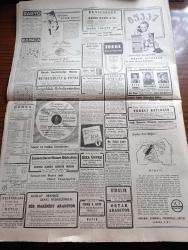 Cumhuriyet Gazetesi - 17 Nisan 1946 - İzzeti Nefis yazan Nadir Nadi Başmakale - konsey İran meselesini bir karara bağlayamadı - Amerika'dan istenen 500 milyonluk kredi - Reşit Mercan Ve Haşmet Orbay Ankara ağır cezasındaki muhakeme esnasında fotoğraf - İran'da sağcı liderler tevkif ediliyormuş fotoğraf - Flarmoni derneğinin ilk konseri Fransız sanatkarı Soetens'in iştirakiyle bu akşam veriliyor fotoğraf - sporcularımız dün Mısır'a hareket ettiler fotoğraf - 1946 İstanbul Türk satranç şampiyonluğu - Türk kadını dergisi bugün çıktı - Sonsuz Panayır yazan Halide Edip Adıvar Yazı Dizisi - Bu da döviz istemez ya yazan Burhan Felek - köy okulları ve köy enstitüleri - şehir tiyatrosunda hava parası  yazan Metin Toker - melekler şarkısı filmi Marmara sinemasında - kader'in oyuncağı filmi Opera sinemasında - Ayda Sönmez  Hacer Buluş Ve Mualla Mukadder Çemberlitaş Şen Bahçe Gazinosunda  - bugünkü radyo programı - İstanbul belediyesi şehir tiyatroları dram kısmında Maria Stuart - Çapamarka