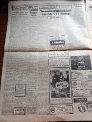 Cumhuriyet Gazetesi - 15 Mayıs 1952 - günlerden bir gün yazan Nadir Nadi Başmakale - Mareşal Montgomery'nin dünkü mühim demeci - Fransızlar Tunus beyini göz hapsine aldılar - Mısır'da bir parti lideri ile üç başmuharririn idamları istendi fotoğraf - demokratlar 14 Mayısın yıldönümünü kutladılar - İstanbul'da bulunan Yunan milli takımı dün bir antrenman yaptı fotoğraf - İngiliz tepki uçakları dikine uçuş yaparken fotoğraf - milli güreş takımımızın emektar hocası Nuri Boytor istifa etti - kanlı küpe filmi başrollerde Suzan Yakar Rutkay Halide Pişkin Celal Balkır Pangaltı İnci sinemasında - Panorama yazan Yakup Kadri Karaosmanoğlu Yazı Dizisi - 20. Asırla 2000 yıl öncesi bir arada yazan Süreyya Ağaoğlu - Modaspor kulübü'nün Kongresi - grekoromen güreş seçmeleri başladı - Mısır'da 2500 antika aşırılıp harice götürüldü - 1951 1952 Yunus Nadi mükafatı en güzel şiir - bodrum katı insanları şiiri yazan Ömer Faruk Güvenç - İsmet İnönü'nün dünkü konuşmaları - Ruslar Berlin'de yasağı kaldırdılar