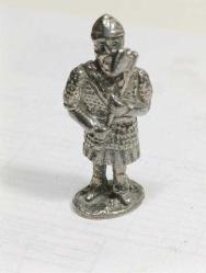 FG11----ORTAÇAĞ BALTALI METAL ŞÖVALYE FİGÜR