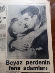 Cumhuriyet Pazar Gazetesi - 3 Mayıs 1953 - Yedi dakika  yazan Doğan Nadi - Bahar Teraneleri renkli karikatür - meraklı bir münakaşa kadınlarla erkek arkadaş olabilir mi yazan Kazım Kip - Churchill 8 sene önce reddettiği unvanı bu sefer ne için kabul etti fotoğraf - hikaye yeşil soğan yazan Yaşar Kemal - haftanın şakaları yazan Burhan Felek - Fransız yıldızı Martine Carol hayatının en kötü gününü kutladı fotoğraf - bugünkü İtalyan ve Alman filmciliği - beyaz perdenin fena adamları - romantik aşk rollerini seven İngiliz yıldızı Muriel Pavlow fotoğraf - ev kadın moda sayfası - sarı zeybekler diyarı Bergama'da kermes günleri - Kore Harbinin üçüncü yıldönümünde kore sulhunun imzalanması bekleniyor - boş vaktinizi hoş geçirmek için - Stalin'in ölüm korkuları - bir güzellik müsabakası ve beklenmedik bir son - Churchill'den sonra Eisenhower de yağlı boya resim yapmaya başladı fotoğraf - fotoğraf güzeli ikincilik ve üçüncülük alanların ortasında fotoğraf - Hintli rakkase yılanla dans ederken