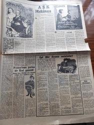 Cumhuriyet Pazar Gazetesi - 22 Mayıs 1955 -  Yedi dakika yazan Doğan Nadi - renkli karikatür - utanıyorum yazan Hamdi Varoğlu - küçük Kral çizen O. Soglow - haftanın ansiklopedisi atom Sanayii - haftanın şakaları yazan Burhan Felek - yaşadığımız şehrin geceleri Son vapur Yazan Cem Atabeyoğlu - Hikaye V işareti - dünyanın en güzel kadını Gina Lollobrigida top oynuyor fotoğraf - Tyrone Power her filmde kadın artiste %51 pay veriyor - Tyrone Power tabii halinde ve  Yabani Adam filminde fotoğraflar - Merih'e gidecek ilk kadın Mari Blanchard fotoğraf - Hollywood mektupları - Debbie Reynolds yeni evinde albümleri ile uğraşıyor fotoğraf - Son Perde filminde Hitler ( Albin Skoda ) SS kolbaşısı Fegelein ( Julius Konak ) a emir veriyor fotoğraf - ev kadın moda sayfası - zenci peygamber - Franco'nun yerine bir kral geçecek - yaşanmış hakiki bir hayat hikayesi çeviren Betül Ergin - Aşk makinesi - yaşadığımız şehir köpekçi Kamil baba röportajı yapan Reşad Enis - dünya takvimi nedir - Muhteris Fil