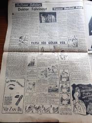 Cumhuriyet Pazar Gazetesi - 27 Aralık 1953 - Yedi Dakika yazan Doğan Nadi - Ali Ulvi renkli karikatür - yaşadığımız şehir memurlar ikramiye yazan Kazım Kip - işçisi olmayan otomatik fabrikalara doğru - haftanın şakaları yazan Burhan Felek - artistler niçin isimlerini değiştiriyor - Asıl Adı Anna Pierangeli olan artist Hollywood'da adını Pier Angeli olarak değiştirdi fotoğraf - Elizabeth Taylor'un oğlu kime benziyor fotoğraf - Monte Kristo da rol alan gencimiz Haldun Dormen fotoğraf - Türk filmi hıçkırık'tan dramatik bir sahne fotoğraf - hıçkırık filminde oynayanlar Muzaffer Tema Nedret Arıburnu Feridun Çölgeçen Settar Körmükçü - Londra'daki bir Türk bayanına artistlik teklif edildi yazan Feyyaz Tokar - Gülseren Vayisoğlu kendisine artistlik teklif edilen kokteylde fotoğraf - ev kadın moda köşesi - Japon donanmasının belini kıran Leyte muharebesinde Surigao savaşı Yazan Abidin Daver - Paris'in muhtelif cepheleri yazan Cenap Ozankan - hikaye Saadet ve felaket Yazan L.P. Margueritte