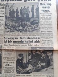 Hürriyet Gazetesi - 27 Kasım 1956 - Türkiye İsrail elçisini geri çekti - Suriye delegesi konuşuyor fotoğraf - uçurulan petrol boruları fotoğraf - Mısır harp hazırlığı yapıyor - NATO atom silahları kullanacak - Rus baskısından batıya iltica eden macarların sayısı 85 bine yükseldi - demiryolu hostesleri işe başladı fotoğraf - Amerikalı caz orkestra şefi Tommy Dorsey ölü bulundu - Elizabeth Taylor'un pençesi fotoğraf - Hollywood faciaları yazan Quentin Dawnes Fotoğraf - vatandaşlarla mebusların teması Mecliste görüşüldü - Kıbrıs valisi Sir John Harding Londra'ya gitti - yarınki radyo programı - Mukaddes Arzu Aşk Ve Macera Romanı Yazan Faruk Geç - Arap fedaileri İsrail'de bir köprüyü havaya uçurdu - Roma devrine ait eserler bulundu - güreşçi Bekir Büke İle İbrahim Karabacak olimpiyata boşuna gittiler fotoğraf - Çeklerle 1 1 berabere kalan milli takım yarın geliyor - Melbourne olimpiyatından enstantaneler fotoğraflar - federasyon kupası'nda Çetin hafta - Fenerbahçe Galatasaray maçı