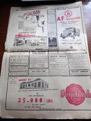 Cumhuriyet Gazetesi - 7 Ocak 1955 - nazik bir konu yazan Nadir Nadi Başmakale - Başvekil Adnan Menderes Dün uçakla Irak'a gitti Bağdat'ta tezahüratla karşılandı fotoğraf - yeni devlet personel kanun tasarısı hazır - Kızıl Çin'in elinde bulunan Türk erleri - yanlış bir haber Yunanistan'dan gelen ırkdaşlarımız geri çevrilmiyorlar - İsmet İnönü ile Nihat erim arasında dün yapılan uzun görüşme - 12 Ada kara sularının hududu - Ortaköy sahilinde ortodoksların haçı denize atma töreni fotoğraf - İkinci Maslak yolu - komünizm propagandası yapan bir işçi yakalandı - Papagos'a teşekkür yazan Ömer Sami Coşar - babaların derdi yazan Burhan Felek - 1955 İzmir fuarına iştirak için müracaatlar başladı - Ordu takımı Dün Fenerbahçe ile 1 1 berabere kaldı - Partizan Almanya'da yenildi - Vedii ne için Beşiktaş idmanlarına gelmiyor - Zoraki Diplomat yazan Yakup Kadri Karaosmanoğlu Yazı Dizisi - sahte kahraman lawrence derleyen Samih Sami - kiralar serbest olursa oyunu Maksim tiyatrosunda -Gina Lollobrigida