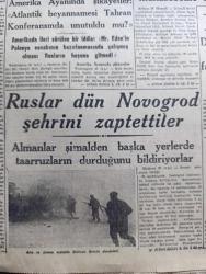 Cumhuriyet Gazetesi - 21 İkincikanun (Ocak) 1944 - Almanya'nın küçük ortakları ve harp sonrası yazan Nadir Nadi Başmakale - yeni münferit sulh şayiaları çıktı - Almanya bir taraftan Rusya diğer taraftan müttefiklere uzlaşma teklif etmiş - Trak vapuru faciasında kati bilanço 19 ölü 4 kayıt - bugün Bandırma'da Şehit denizciler için cenaze töreni yapılacak - şehit olan denizcilerimizden üçü Nedim Cemşit Arif Turan ve Muzaffer Erol fotoğraf - Ateş ve Duman arasında ilerleyen Sovyet piyadeleri fotoğraf - Ruslar dün Novogrod şehrini zapt ettiler - İtalya'da müttefikler dün bir şehir aldılar - askeri Vaziyet yazan H. Emir Erkilet Yazı Dizisi - Hayriye Lisesi müdürü Zeki Emre istifa etti - Rauf Orbay Ankara'ya gitti - Türk kimya cemiyeti'nin ilk Kongresi - Aşkın Doğuşu yazan Peride Celal Yazı Dizisi - İtalya'da yeni idamlara doğru - bir Alman tayyaresi ayancık'ta mecburi iniş yaptı - ilk kardan sonra yazan Burhan Felek  - Münir Nurettin Selçuk Çemberlitaş Sinemasında - Toska Turan sinemasında