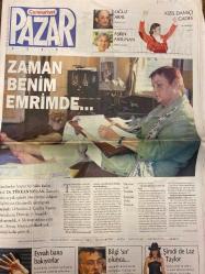 CUMHURİYET PAZAR GAZETESİ DOĞUM GÜNÜ HEDİYESİ - 1 AĞUSTOS 2004 -Türkan Saylan-Hakan Çelik-Aşkın Arsunan-Nilüfer Zengin-Murat Beşer-Ali Deniz Uslu-Berat Günçalkan-İpek Yezdani-Hıdır Durmaz-İpek Özbey-Burak Sergen-Nurten Ay-Kenan Işık-Cüneyt Arcayürek-Hüseyin Yıldız-Aylin Tunç-Ezade Etem-Murat Çıtak-Baki Koşar-Tuğba Hatun-Ayşel Gürel-Laz Taylor-Kont Adnan-Ruslana-Atilla Özdemiroğlu-Semih Gemalmaz  Zaman benim emrimde-Eyvah bana bakıyorlar-Bilgi sır olunca-Şimdi de Laz Taylor-Göz göze gelememek-Bir de Tarkan’la salsa yapsak-Tanrım lütfen aklım boş olmasın-Nerede biri dövülse ben incinirim-Yerimde duramıyorum-Hukukun grameri de önemli-Caz erdemdir-Üçüncü kuşağın romanı-Hayvanlar hızlı yemek-Tarkuşu’nun kısa tarihi-Huzurlarınızda Laz Taylor Kont Adnan ve çarpık bacak Ruslana-Öğretmenlikten şarkıcılığa
