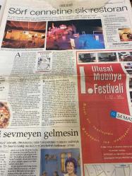 SABAH GAZETESİ DOĞUM GÜNÜ HEDİYESİ - 21 AĞUSTOS 2004 -Celal Kadri Kınoğlu-Balcıçek Pamir-Eylem Bilgiç-Sayın Çınar-Atila Dorsay-Kenan Doğulu-Emre Altuğ-Hülya Avşar-Deniz Seki-Mahsun Kırmızıgül-Timur Selçuk-Gülben Ergen-Serdar Ortaç-Rafet El Roman-Nil Karaibrahimgil-Ata Demirer-Sezen Aksu-Kıraç-Fazıl Say-Sedef Erken-Ferhat Göçer-Tuba Ünsal-Kıvanç Tatlıtuğ-The Rasmus-Sertaraf-Jack Bauer-Berna Laçin-İdil Fırat-Kenan İmirzalıoğlu  Her işin başı sağlık-Atlarla mucize terapi-Televizyon çocukları uyuşturuyor-Tatilde zayıflamak zor değil-Evrenin yaşam enerjisi-‘Açık Deniz’ bir fiyasko-Evlenmeden anne olabilirim-Fener’in konuyla ilgisi nedir hayatım?-İrfan’ı oynarken çok şımardım-Saç biçimi ve tarih-Mirror’ın gururu makarna-Bir orkestra şefinin ardından-Bir rüya gördüm hayatım değişti-Saç biçimleriyle Türkler’in tarihi-Miniklerin gizli bahçeleri değişiyor-Çocuklarla büyüklerin dünyaları karışınca-Okyanus ortasında karı koca kavgası-The Rasmus sizi bekliyor-Jack Bauer’in kızı şaşırtıyor-Olympus’t