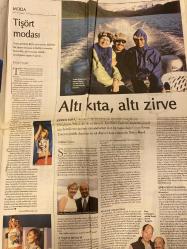 CUMHURİYET PAZAR GAZETESİ DOĞUM GÜNÜ HEDİYESİ - 25 TEMMUZ 2004 -Serra Yılmaz-Nedim Gürsel-Feridun Düzağaç-Fatma Ovacık-Aslı Kaybal-Hürr Duman-Figen Atalay-Akça Zengin-E. Çetin Güer-Ferzan Özpetek-İpek Özbey-Psikiyatri Doktor Fatih Alkan-Nusrettin Elik-Özlem-Selçuk Erez-Ece Temelkuran-Ebru Akel-Şebnem Dönmez-Cem Baza-Kenan Doğulu-Ayşegül Aldinç-Gülse Birsel-Ahu Yağtu-Nil Karaibrahimgil-Kenan İmirzalıoğlu-Tuba Ünsal-Belma Özdemir  Dünya Serra Yılmaz’ı sevdi-Modayla dalga geçmek-Benim kentim İstanbul-Gerçekle bağlantının koptuğu an-Çocuklarla empati kurmak için-Bir sömürü metaforu-Kim koydu bu kuralları?-Uçmak-10 yılımı evde geçirdim-Eşim beni terk etti-Garip sesler-Oğlum acı çekiyordu-Pazarın penceresinden Von Münchhausen-Çocuklar da empati ister-Rakı şişesinde balık olsam…-Sahneden başka gidecek yerim yok!-Yazmasaydım öyleyemezdim-Modayla alay ediyorum…-Tişört modası-Altı kıta, altı zirve