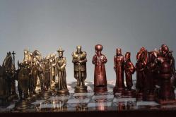 Osmanlı İmparatorluğu -Bizans İmparatorluğu Temalı Yüksek Kalite Satranç Seti (Altın/Bakır Renk)