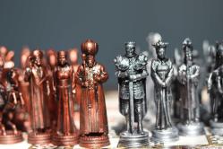 Osmanlı İmparatorluğu -Bizans İmparatorluğu Temalı Yüksek Kalite Satranç Seti (Gümüş/Bakır Renk)