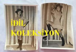 DANSÖZ ve YEŞİLÇAM OYUNCUSU BİRSEN AYDA'NIN ORİJİNAL 2'Lİ FOTOĞRAF SETİ - 16  x 12 cm EBADINDA (AÇIKLAMAYI OKUYUNUZ) - BİRSEN AYDA ŞAPKASIYLA GÜLÜMSEYEREK POZ VERİRKEN ÇEKİLMİŞ 2 FARKLI KARE