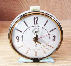 ReTRo FRANSIZ JAZ KuRMaLı ÇALAR MASA SAATİ......