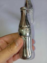 Coca cola tuzluk takımı plastikten yapılmış