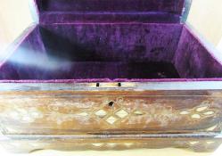 ViNTaGe SEDEF ve KEMİK KaKMaLı AĞAÇ SANDIK KUTU......