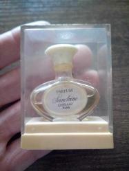 Eski parfüm şişesi. Hiç kullanılmamış. PARFUM Sandrine CHERAMY PARS