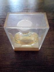 Eski parfüm şişesi. Hiç kullanılmamış. PARFUM Sandrine CHERAMY PARS