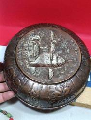 RF48----KIZ KULESİ GÖRSELLİ ANTİKA BAKIR HAMAM TASI