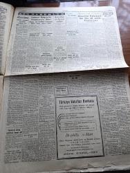 Cumhuriyet Gazetesi - 12 Ocak 1955 - Bağdat görüşmeleri bugün sona eriyor - İşçi meselelerine dair çalışma vekili Hayrettin Erkmen'in demeci - Adnan Menderes Lübnan'da 3 gün kalacak - Edirne'de sellerden oturdukları binanın duvarı yıkılan bir aile fotoğraf - Avrupa seller altında kaldı - Tevfik ileri'nin Dün bütçe encümeninde çıkardığı Hadise - Kasım Küfrevi Muhsin Ertuğrul fotoğraf - ecnebi dilli dört lisenin hazırlıkları - Mareşal Graziani dün öldü - Unesco'nun İstanbul şubesi kapandı - Türk Migros idare Meclisi reisi Turgut Bayar'ın basın toplantısı - Kıbrıs müftüsü Dana Efendi Fahrettin Kerim Gökay'ı ziyaret etti - şehrin yolları yazan Burhan Felek - Stalin'in oğlu mahpus - Sarajevo Ordu takımını 1-0 yendi - Beşiktaş ve Fenerbahçe'nin hazırlıkları - fenerbahçe atletizm kaptanı Turhan Göker apandisitten ameliyat oldu - zoraki diplomat yazan Yakup Kadri Karaosmanoğlu Yazı Dizisi - Sahte Kahraman Lawrence derleyen Samih Sami Yazı Dizisi - Kurtuluş Dakikası filmi Kadıköy hale sineması